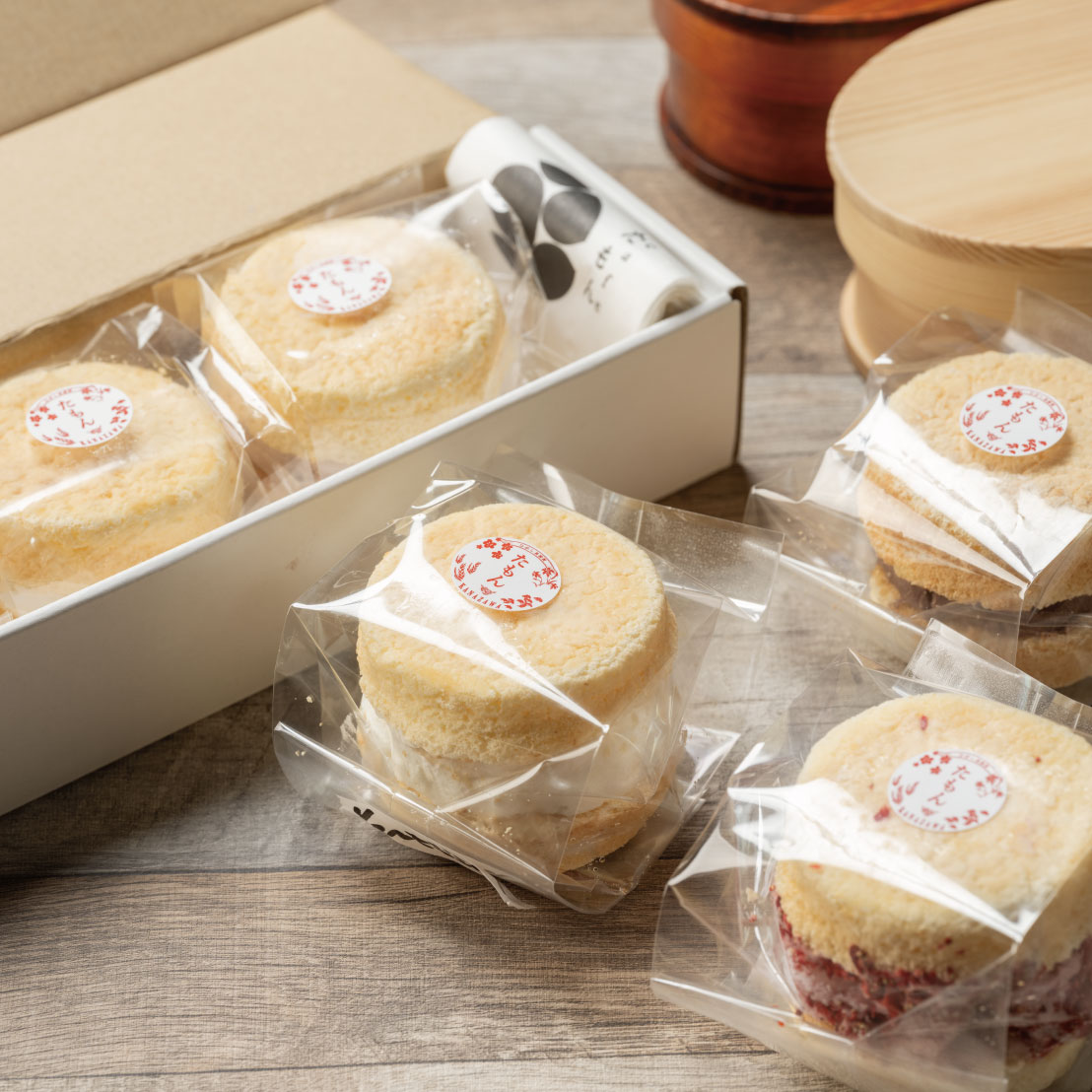 たもんの米粉パンケーキサンド（3種セット)<br>クリーム・苺クリーム・あんバター<br><span>Tamon Rice Flour Pancake Sandwiches (set of 3)<br>cream・strawberry cream・ anko butter</span><br>¥1950