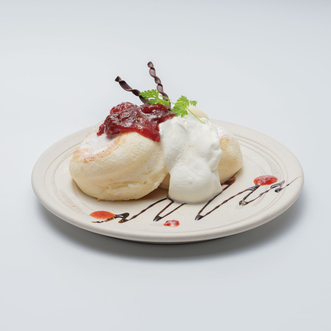 甘い梅クリームの米粉パンケーキ<br><span>Rice flour pancakes with sweet plum cream</span><br>¥2400